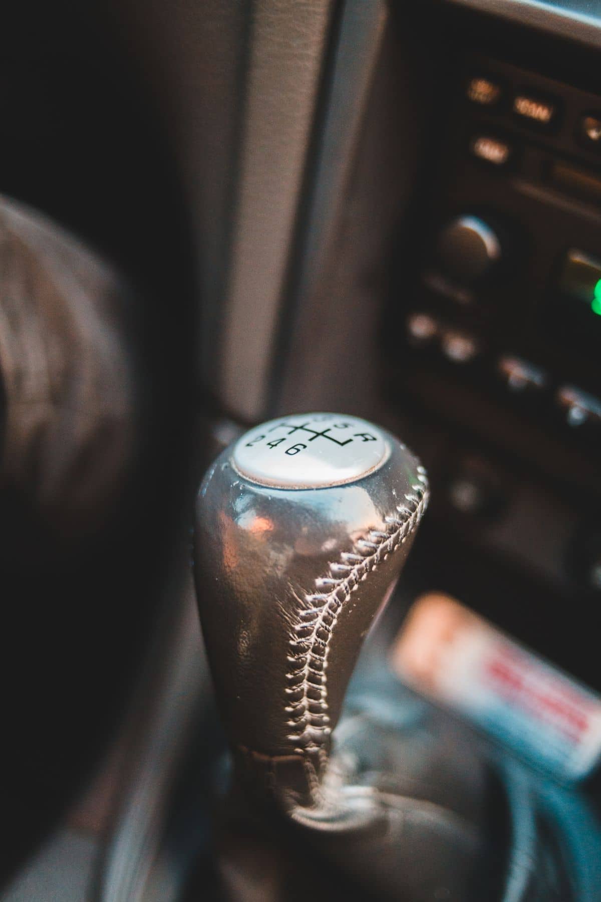 Palanca de cambios de automóvil en detalle